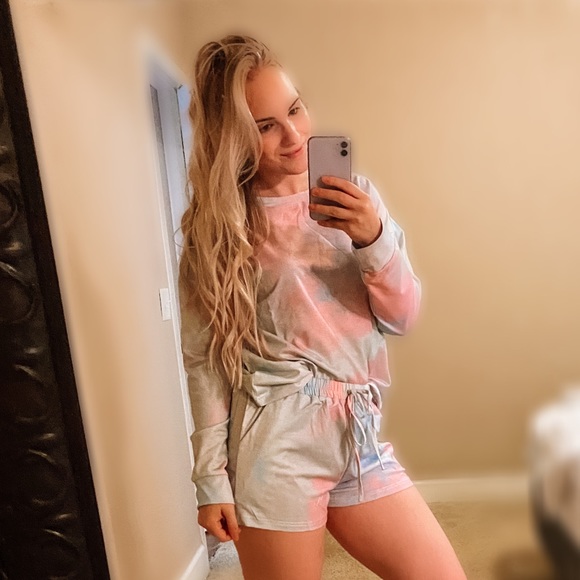 💙💖TIE DYE lounge set💙💖 - Picture 2 of 5